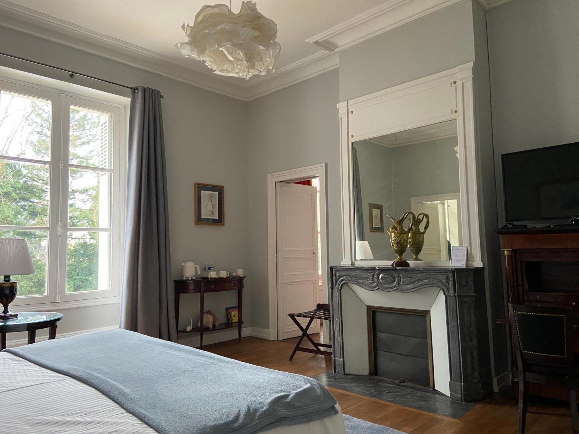 Bed and Breakfast La Grande Carrée à Saint-Cyr-sur-Loire Chambre photo